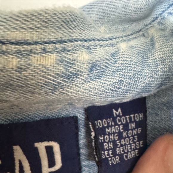 Vintage Gap Denim Blue Oversized Women’s M Button Down Low Crop Waist Shirt - Picture 4 of 5